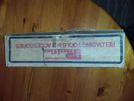 Vendo dosificadir Pacific con soporte original por 30 €
Tambien dispongo de prensa Pacific y dies del 01