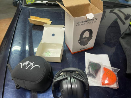 Por no adaptarme al sistema de BLuetooth, que traen los pongo a la venta, se trata de cascos electronicos 00