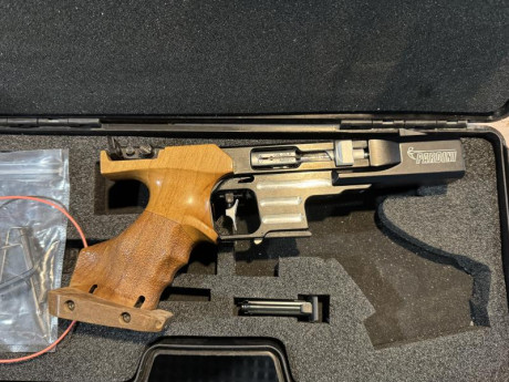 Buenos días, vendo Pardini con dos cañones por 2000 euros,transporte aparte ,un saludo 02