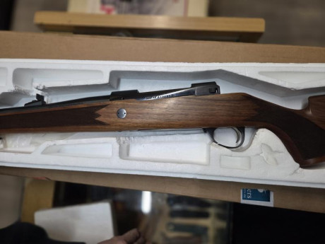 Sako L61R Finnbear calibre 30-06 a estrenar. Pieza de coleccionista, año 1984. Caja original. Precio, 02