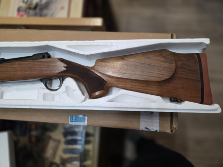 Sako L61R Finnbear calibre 30-06 a estrenar. Pieza de coleccionista, año 1984. Caja original. Precio, 01