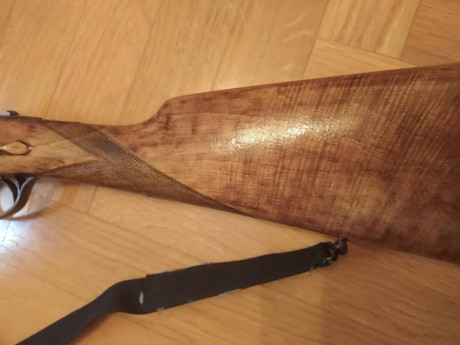 Buenas tardes ,se vende escopeta yuxtapuesta Víctor Sarrasqueta, está bien cuidada pero es vieja claro 02