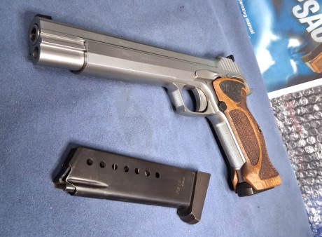 Hola a tod@s os anuncio un arma de un compañero de tiro en Barcelona.

  Vendo Sig p210 6"en perfectisimo 10