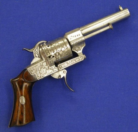 Voy a colocar unas fotos de un arma larga alemana de llave de mecha del siglo XVI. 150