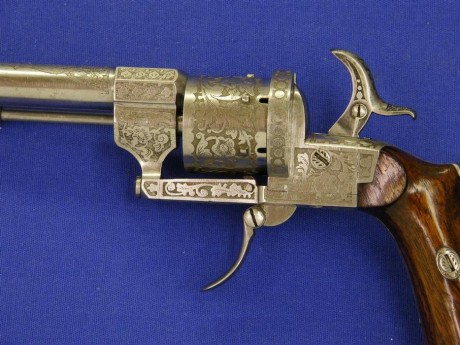 Voy a colocar unas fotos de un arma larga alemana de llave de mecha del siglo XVI. 162