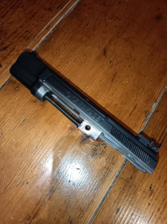 Se compró, se usó poco y se guardó.
Miras LPA incluidas. 
Precio: 600€ 01