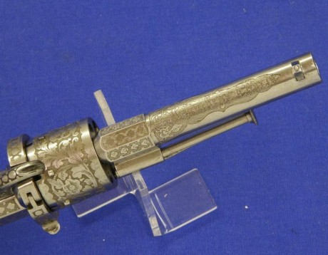 Voy a colocar unas fotos de un arma larga alemana de llave de mecha del siglo XVI. 170