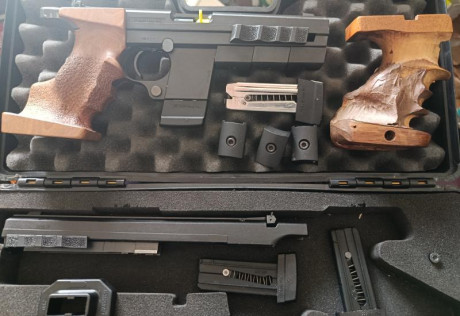 Hämmerli 280, dos calibres, 32 swl y 22 lr, dos cargadores por calibre, cacha Morini talla L, contrapesos, 02