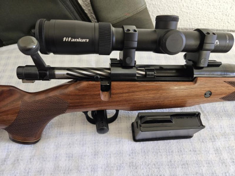 MOSSBERG PATRIOT REVERE calibre 270 Win., impecable, no ha salido al campo con visor Delta Titanium ret. 02