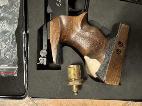 Se encuentra en Girona. Apenas tiene 2 meses. Muy buena opción para iniciarse en tiro de precisión, para 01