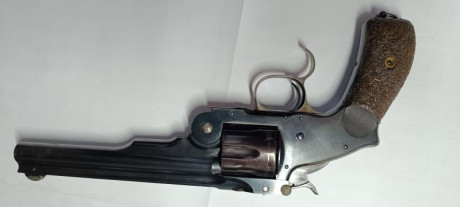 Vendo revolver 44 Russian en muy buen estado y dispone de los dos certificados para guiar tanto en libro 02