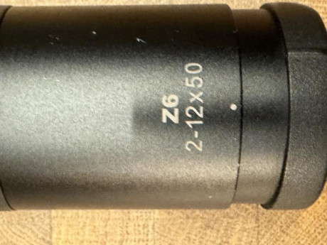Se trata de un estupendo visor Swarovski Z6 2-12x50. Esté en perfecto estado. Ha cazado mucha caza, pero 00