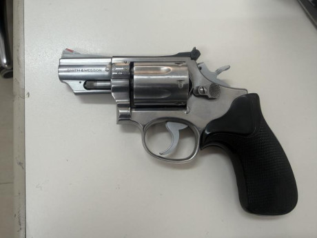 Se vende fantástico revólver en 357 magnum marcasmith and wesson 
Casi nuevo sin apenas uso
Solo para 00