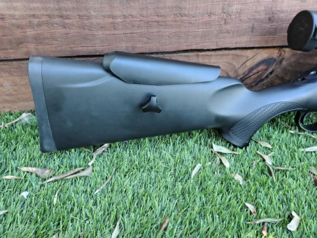  Buenas noches

Pongo en venta un  conjunto de rifle y visor consistente en :

Rifle Sauer Classic XT 20