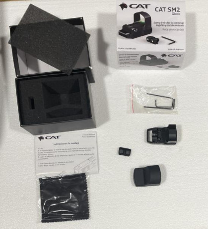 Vendo sistema punto rojo CAT SM2 para Glock, es el conjunto completo, base magnética con alza y punto 01