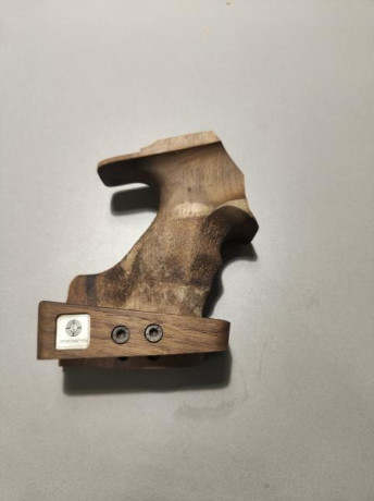 VENDO Empuñaduras diestra talla L para Steyr LP10 y Pardini SP 22 (modelo 2004).
Steyr - 80€ sin tornillo, 02