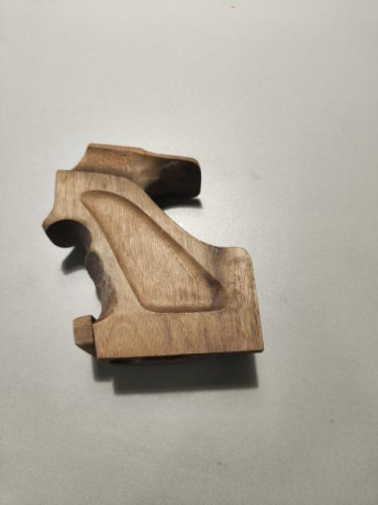 VENDO Empuñaduras diestra talla L para Steyr LP10 y Pardini SP 22 (modelo 2004).
Steyr - 80€ sin tornillo, 01