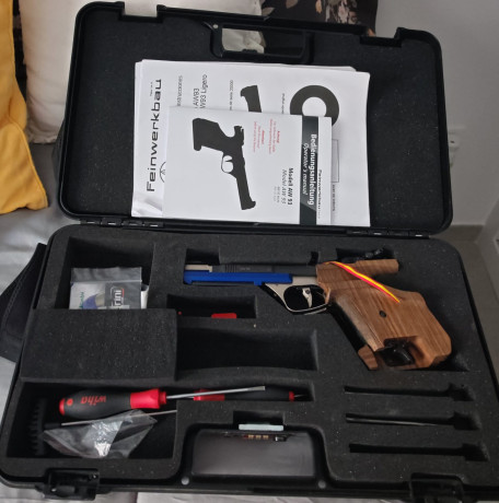 Buenas tardes compañeros. Vendo una Feinwerkbau AW93 ligt , con dos dueños , la mujer de un conocido que 00