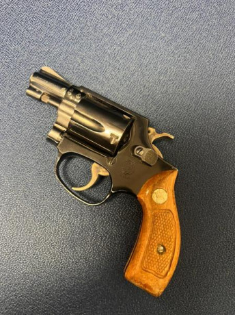 Hola compañeros vendo  Revolver Astra 9MM Corto de un compañero del trabajo. 02