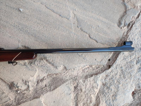 VENDO RIFLE WEATHERBY MODELO MK5 EN EL DESEADO CALIBRE .300 WEATHERBY MAGNUM, CON MIRA TELESCÓPICA WEATHERBY 12