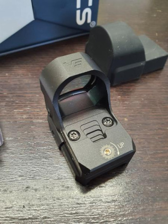 Vendo sistema  20260420_115147.jpg punto rojo Vector Optics modelo Frenzy-X 1x22x26 MOS con base magnética, 01