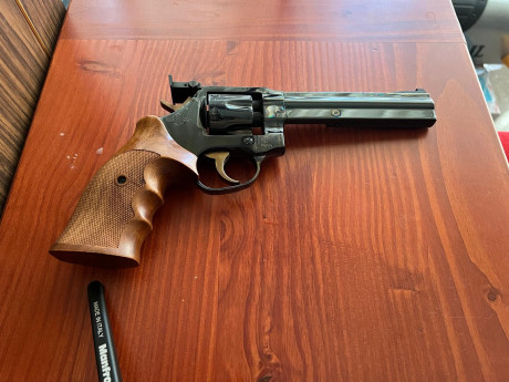 *SE VENDE:* 

 *Revolver MANURHIN MR73, Calibre 32.* 
Absolutamente IMPECABLE!!, muy poco uso,   lo vende 01