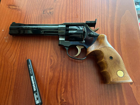 *SE VENDE:* 

 *Revolver MANURHIN MR73, Calibre 32.* 
Absolutamente IMPECABLE!!, muy poco uso,   lo vende 00