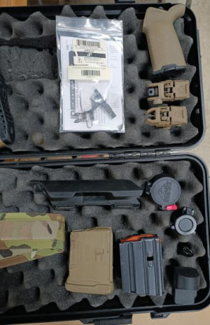 Se vende AR MP15 300BLK

Visor Vector Optics Taurus 1-6 
Montura
Guardamanos DD
Rail elevador 0,5" 00