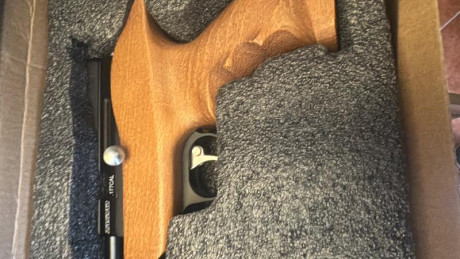 vendo pistola pcp Snowpeak PP800R en calibre 4,5 en su caja original , usada una sola vez cuando la compré..
Precio 00