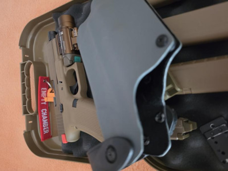 ...Como quiera que poco uso le doy, he decidido deshacerme de mi glock 19x. Pistola con poco mas de 100 00