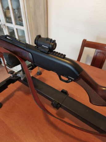 Vendo mi winchester sxr 3006 pocos disparos y muy bien cuidado. El punto rojo no va incluido. Precio 750er 12