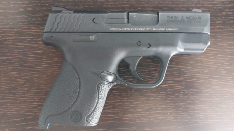  Buenas tardes

Mi hermano pone en venta su arma de uso personal, se trata de una S&W modelo M&P9 01