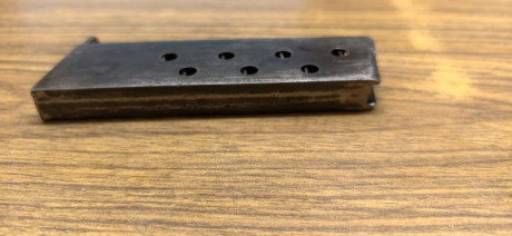 Pongo a la venta el arma de un amigo, se trata de una  astra 400  calibre 9mm largo  guiada en F, el arma 21