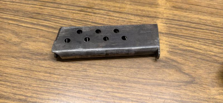 Pongo a la venta el arma de un amigo, se trata de una  astra 400  calibre 9mm largo  guiada en F, el arma 20