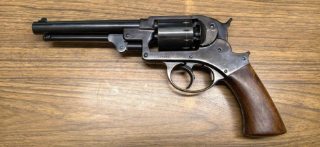 Pongo a la venta dos revolveres de un amigo de la marca Pietta  tipo Starr 1858 army de doble acción. 00