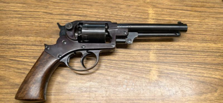 Pongo a la venta dos revolveres de un amigo de la marca Pietta  tipo Starr 1858 army de doble acción. 30