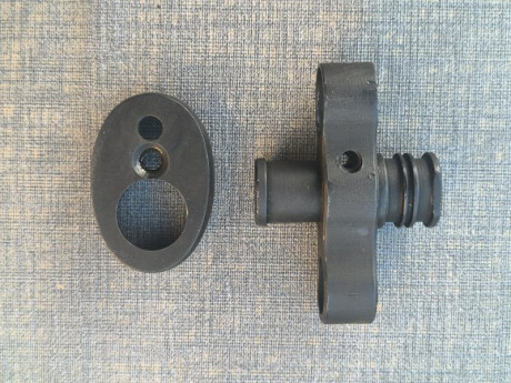 Se vende escudo y mira delantera de cetmeton FR8. Nuevas. 60€ + portes. Se encuentran en Madrid. 01