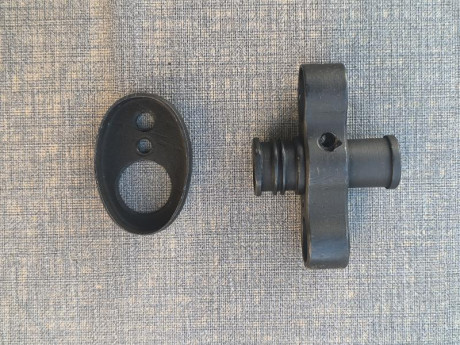 Se vende escudo y mira delantera de cetmeton FR8. Nuevas. 60€ + portes. Se encuentran en Madrid. 00