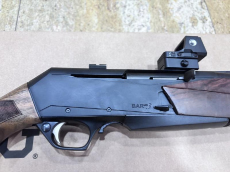 Semiautomático BROWNING bar mk3 , calibre 30-06 con bases originales warne , cañón acanalado, y visor 11