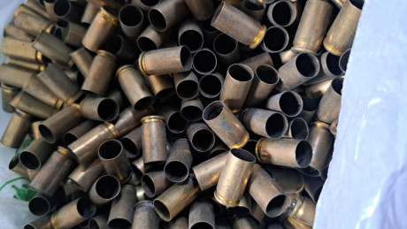 1000 vainas del 9 mm pb 15 euros mas gastos de envio
Un solo disparo
Un saludo 00