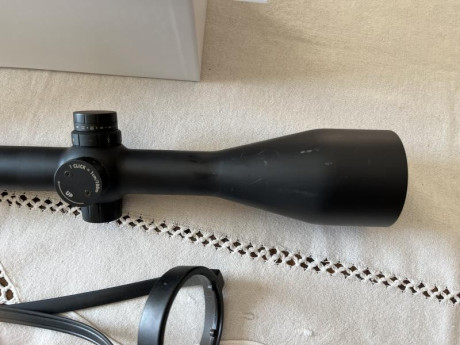 Vendo este visorazo con control paralaje,reticula ilum y torreta balistica en muy buen estado…a excepción 21