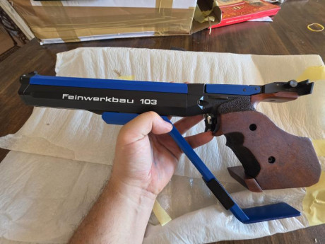 Buenas noches,

Hace poco que consegui despues de mucho tiempo una feinwerkbau LP103, para quien no la 02