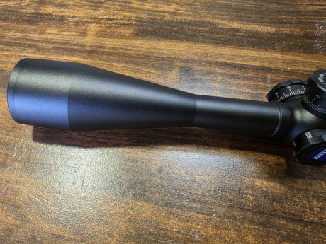 Hola,

Pongo en venta un visor zeiss conquest 6.5-20x50 MC con reticula mildot, esta en perfecto estado, 11