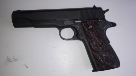 Vendo las siguientes dos armas:
 
1.- Walther P1, calibre 9x19 Parabellum, con cargador de respeto.
  11