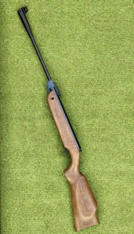 Saludos...
Me han regalado un par de Cometa mod.100,una normal y la otra Premiun (la que lleva punto de 02