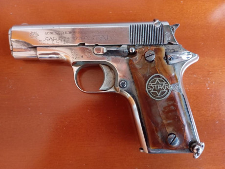 Buenos dias compañeros, busco cachas para estas dos Star, una del 6,35 y la otra del 9 corto. Como podeis 01