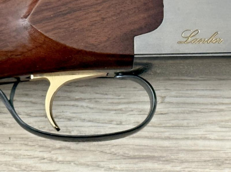 Buenos días, sigo aligerando armero. Vendo esta escopeta en perfecto estado, ajustes perfectos, cañones 30