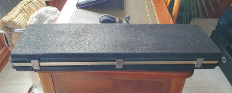 En Venta Maletín de Escopeta de Tiro Superpuesta o Paralela en buen estado. Medidas 0.84x0.27x0.10cm. 00