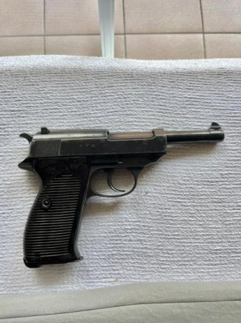 *SE VENDE:* 

Pistola *WALTHER P38, año 1942,* con marcajes, calibre 9 parabellum.

 *Precio: 1200€* + 00