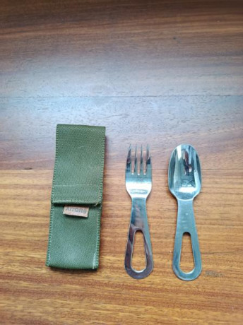 En buen estado. Funda de cordura.
40€ + envio 01